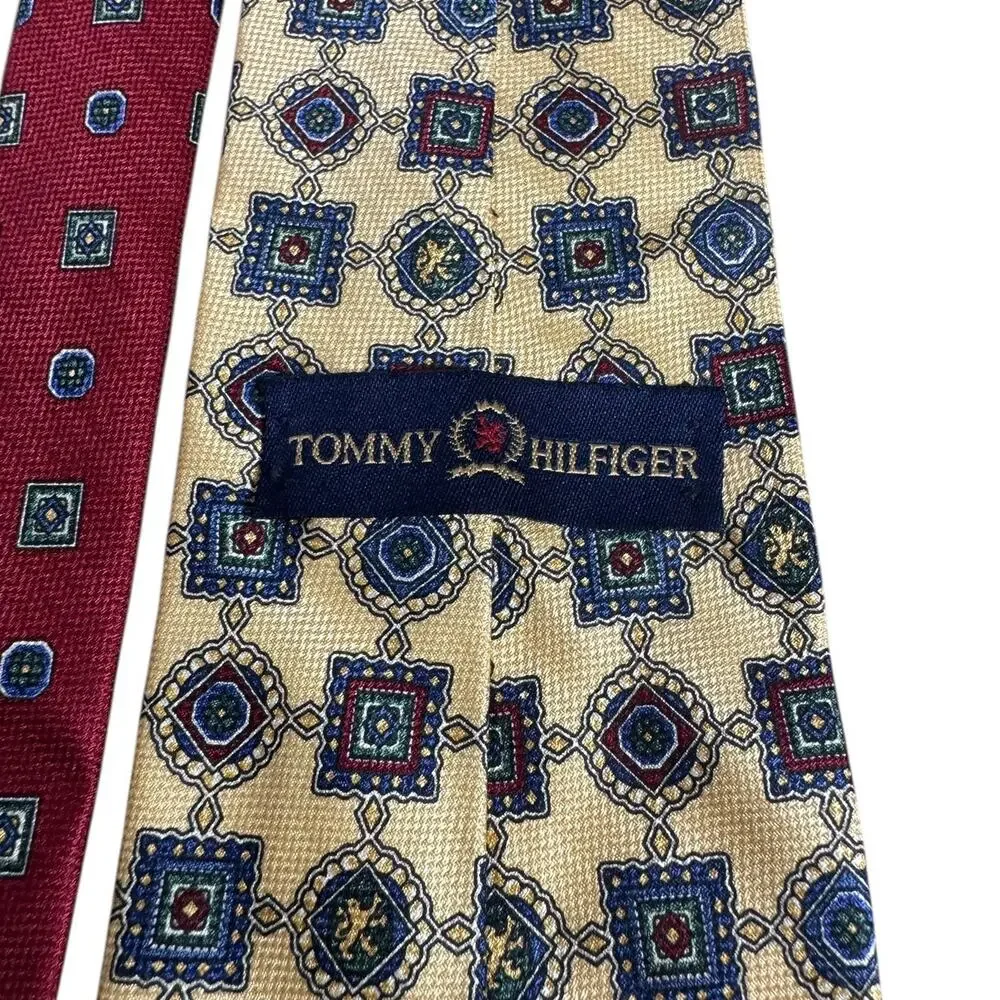 Tommy Hilfiger Silk Tie USA Italy Medallion Classic Mens Necktie 60